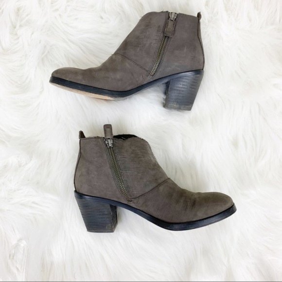 Eileen Fisher Murphy Grey Stacked Heel Ankle Boot - Picture 3 of 7